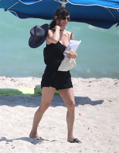 courtney cox in bikini